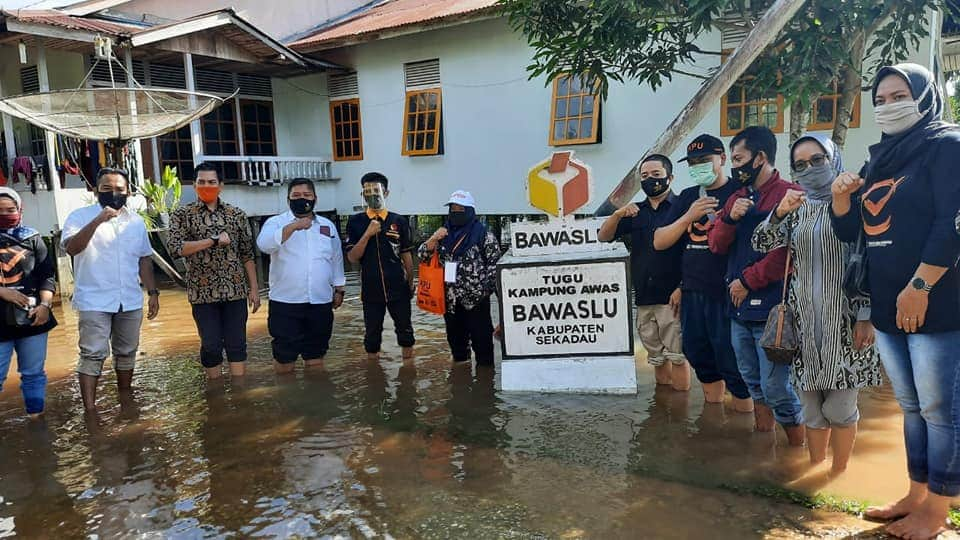 Bawaslu Kalbar Pantau Pelaksanaan Coklit di Kampung Awas, Sekadau