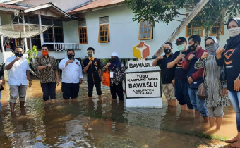 Bawaslu Kalbar Pantau Pelaksanaan Coklit di Kampung Awas, Sekadau